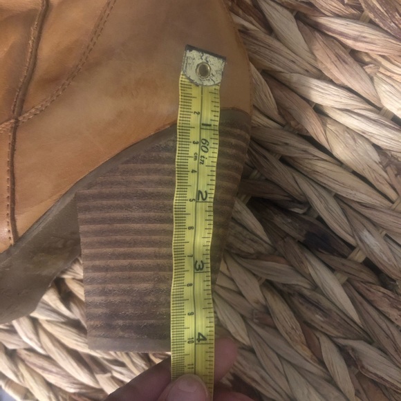 Boots - Picture 5 of 5